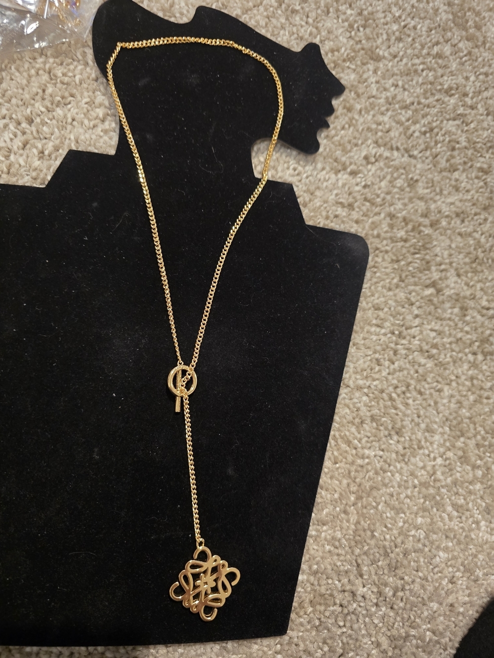 LOEWE 18kgp Loewe Gold-Tone Women's Lariat Necklace with Filigree Pendant